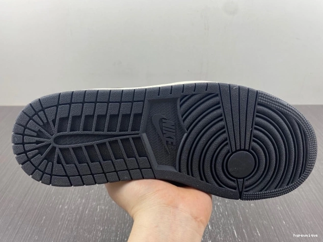 HYPE Retro Washed DZ5485-051 Black High OG Jordan 1 0823